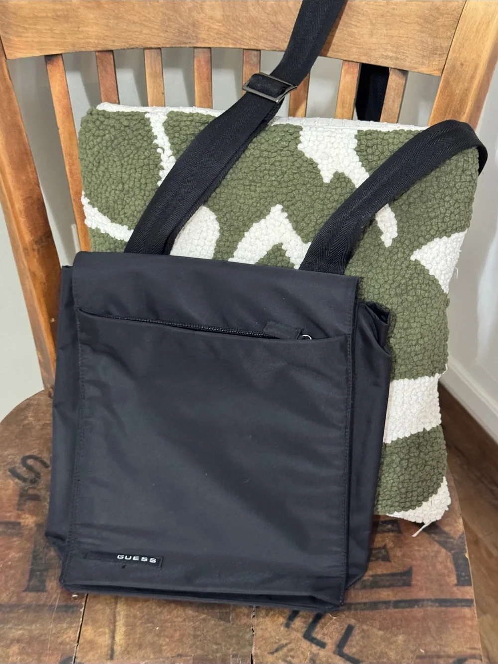 GUESS messengerBag Black Utility Shoulder Bag